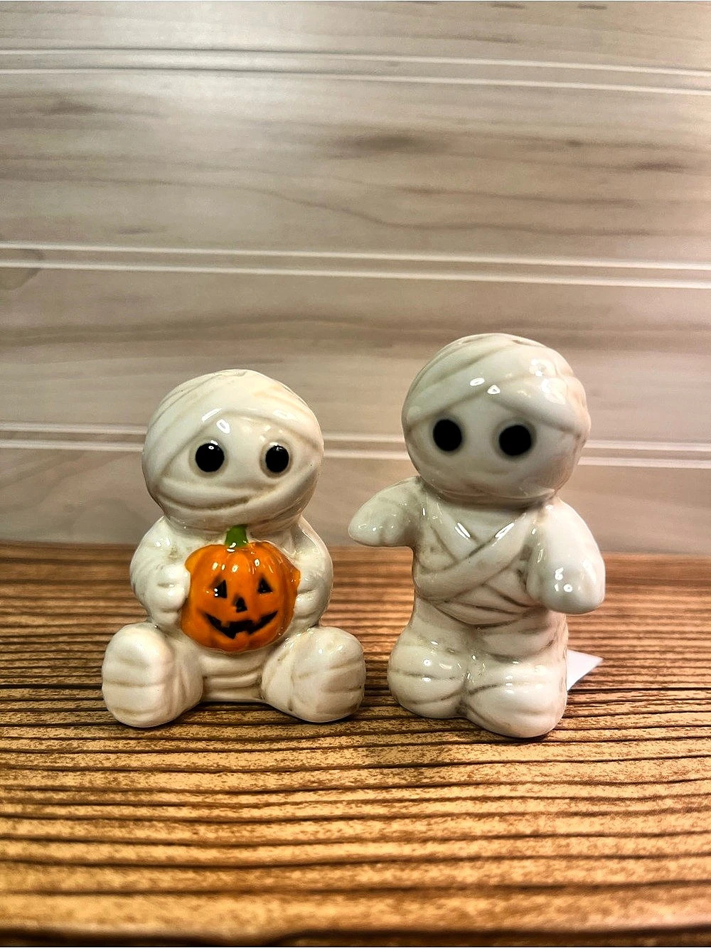 Cracker Barrel Mini Halloween Mummy Salt and Pepper Shakers White & Orange
